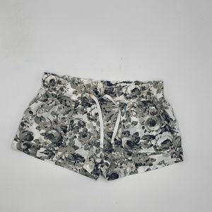 GUESS flowered shorts